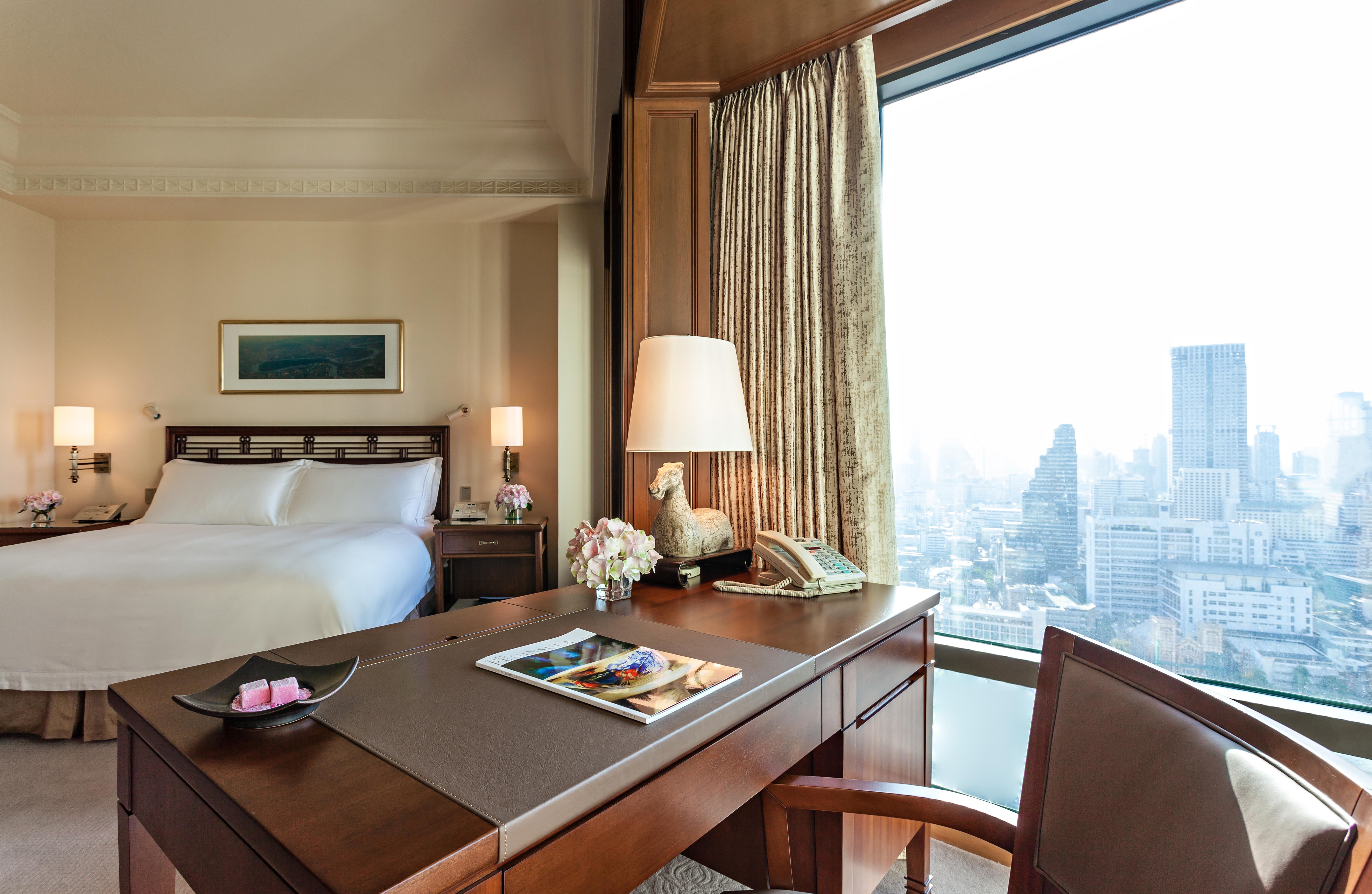 Готель The Peninsula Бангкок Екстер'єр фото A room at the hotel