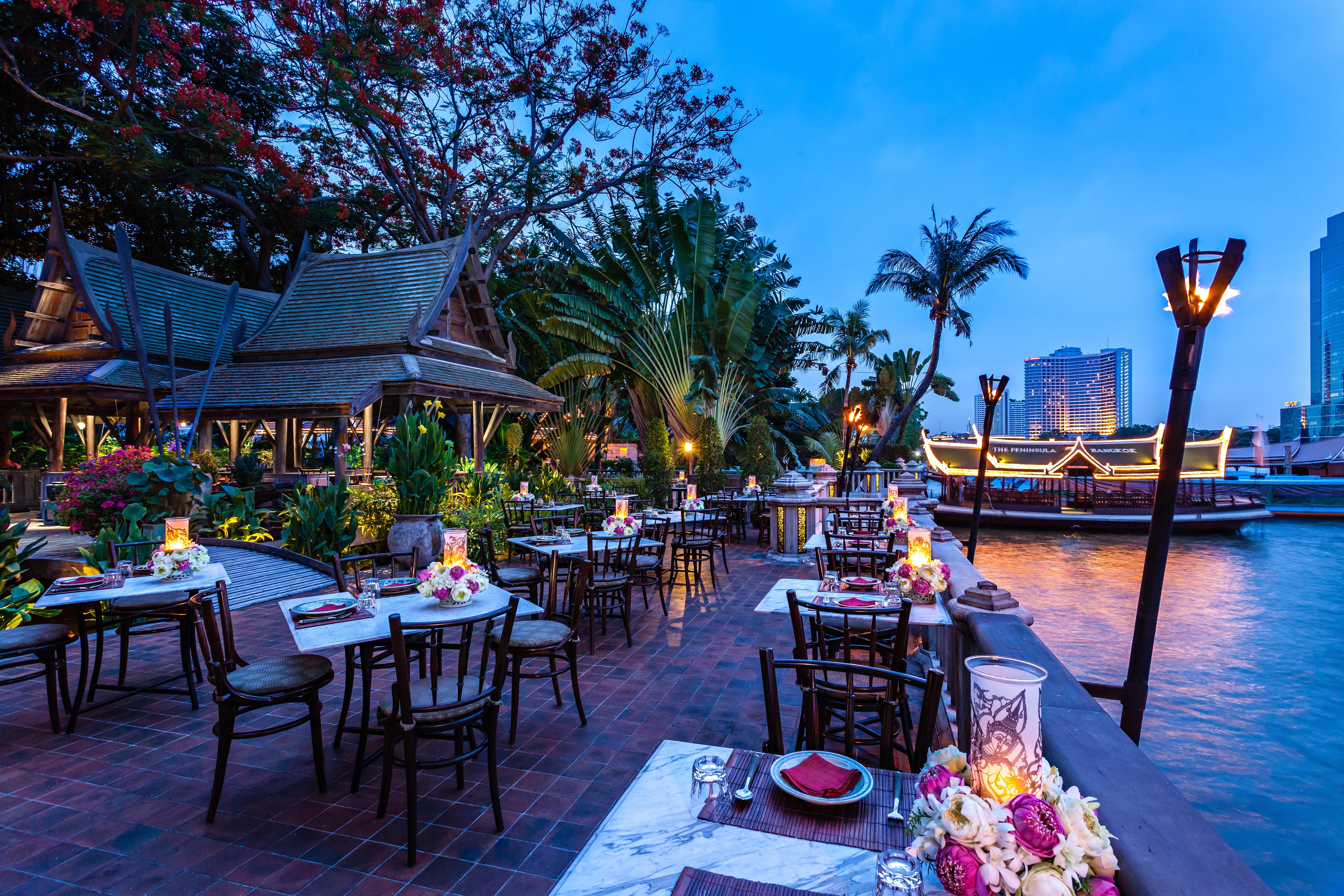 Готель The Peninsula Бангкок Екстер'єр фото River Cafe