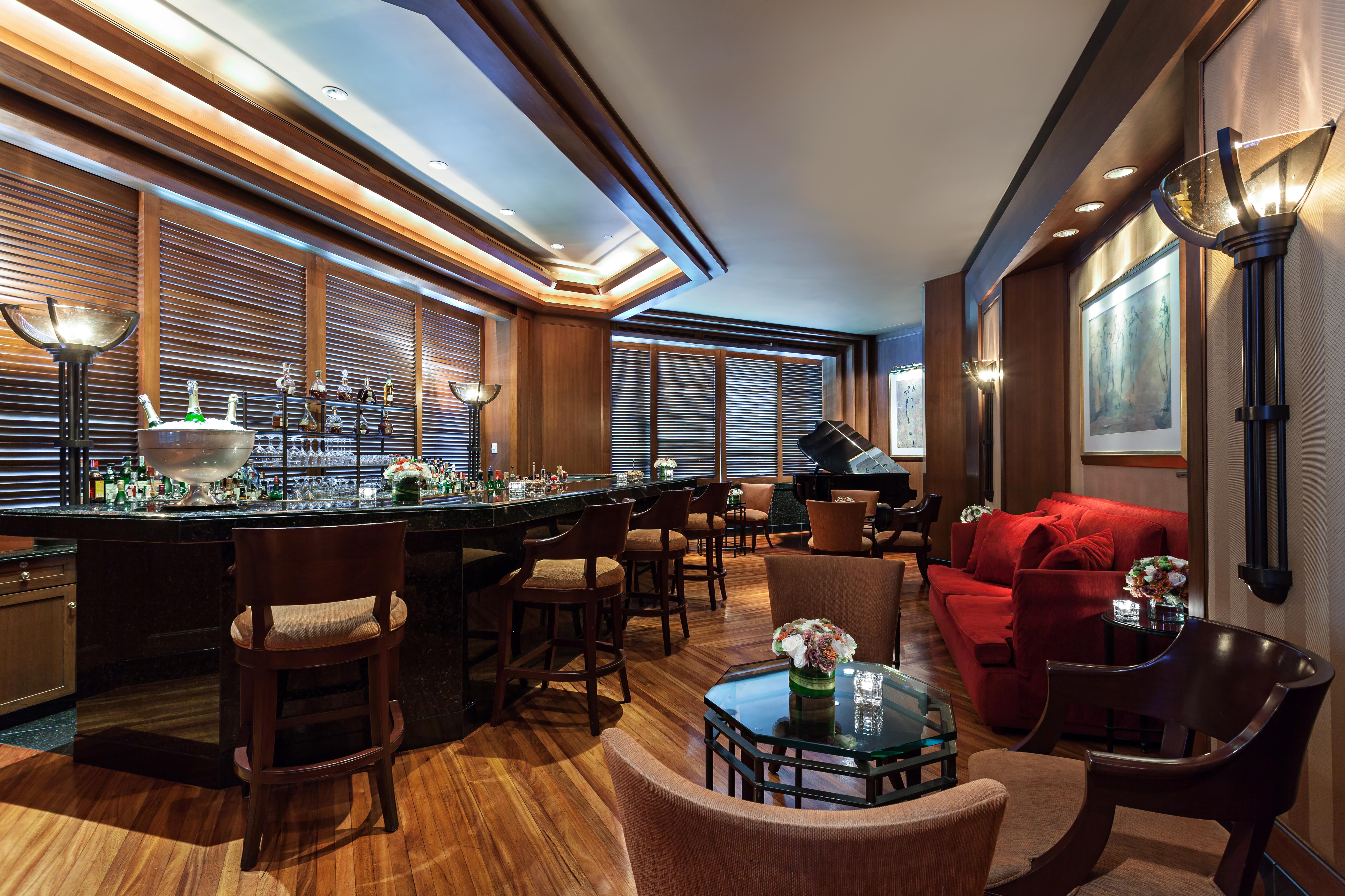 Готель The Peninsula Бангкок Екстер'єр фото The Bar